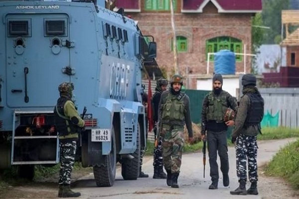 जम्मू-कश्मीर : कुपवड़ा में घुसपैठ की कोशिश नाकाम, सुरक्षा बलों ने 4 आतंकवादियों को मार गिराया