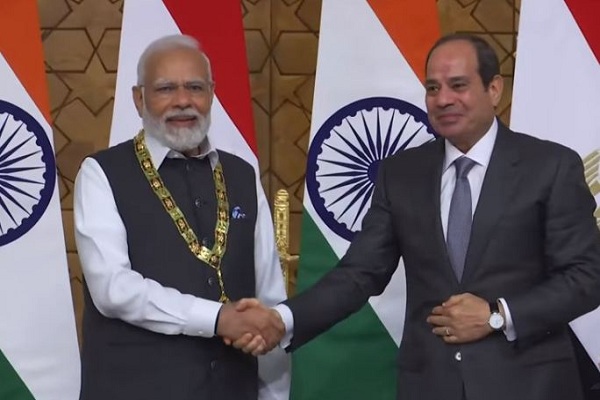 पीएम मोदी को मिस्र के राष्ट्रपति अल-सीसी ने देश के सर्वोच्च राजकीय सम्मान ‘ऑर्डर ऑफ द नाइल’ से सम्मानित किया