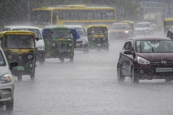 चक्रवाती तूफान बिपरजॉय के कारण राजस्थान के कई इलाकों में मूसलाधार बारिश