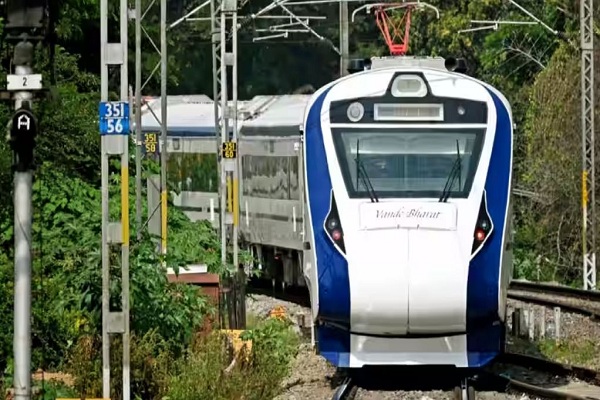 रेल मंत्री अश्विनी वैष्णव ने दी खुशखबरी – देश में अगले वर्ष स्लीपर वंदे भारत की लॉन्चिंग की तैयारी