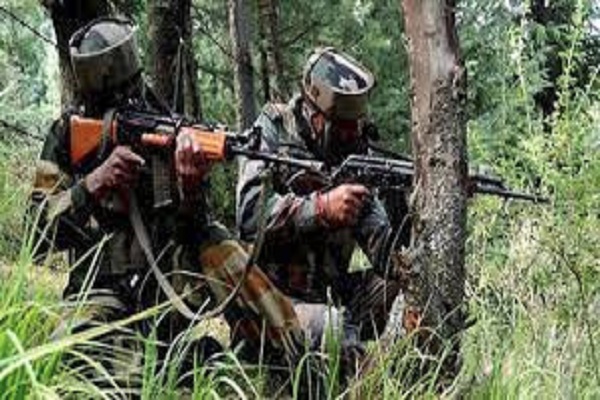 जम्मू-कश्मीर: कुलगाम जिले में सुरक्षा बलों के साथ मुठभेड़ में एक आतंकवादी ढेर