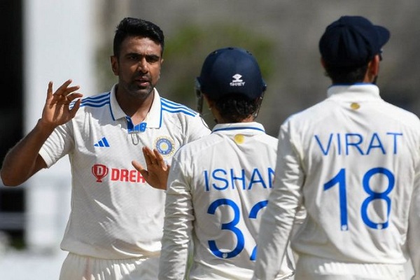 प्रथम टेस्ट : भारत ने तीसरे ही दिन वेस्टइंडीज को पारी और 141 रनों से रौंदा, अश्विन ने मैच में लिए कुल 12 विकेट