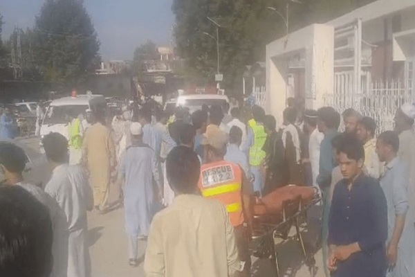 पाकिस्तान : खैबर पख्तूनख्वा में आत्मघाती हमला, राजनीतिक सम्मेलन के दौरान विस्फोट में 40 लोगों की मौत, 200 से ज्यादा घायल