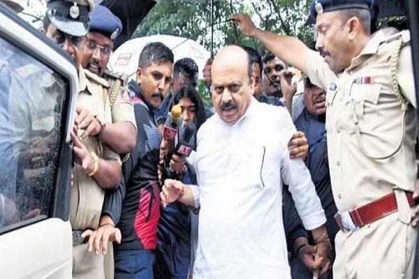 कर्नाटक : पूर्व सीएम बसवराव बोम्मई सहित कई नेता हिरासत में, विधानसभा से भाजपा के 10 विधायक निलंबित