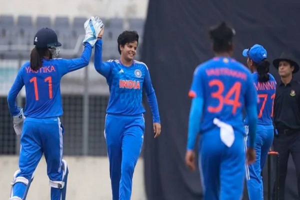 शेफाली व दीप्ति की मारक गेंदबाजी से भारत की लगातार दूसरी जीत, बांग्लादेश के खिलाफ टी20 सीरीज में निर्णायक बढ़त