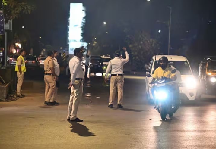 मुंबई पुलिस को मिली ’26/11 जैसे हमले’ की धमकी – ‘यदि सीमा हैदर वापस नहीं आई तो भारत बर्बाद हो जाएगा’