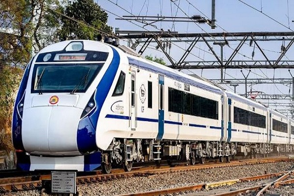 पीएम मोदी गोरखपुर से दो नई वंदे भारत एक्सप्रेस ट्रेनें देश को समर्पित करेंगे