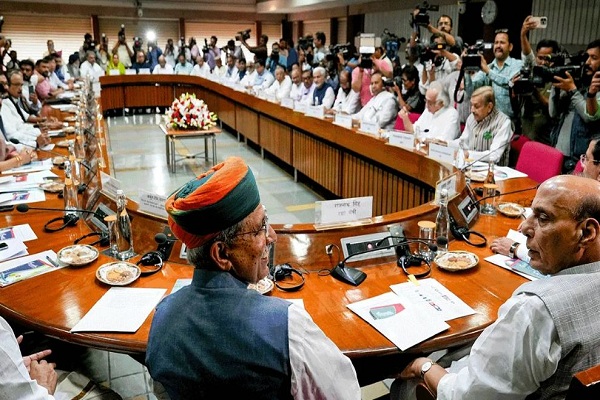 संसद के मॉनसून सत्र से पहले सर्वदलीय बैठक : विपक्ष की मांग पर सरकार मणिपुर हिंसा पर चर्चा के लिए तैयार