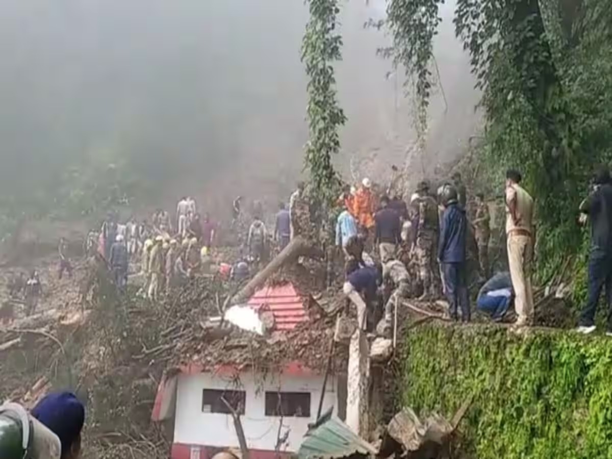 हिमाचल प्रदेश में आसमानी आफत, जगह-जगह भूस्खलन और बादल फटने से 55 लोगों की मौत, सैकड़ों सड़कें बंद