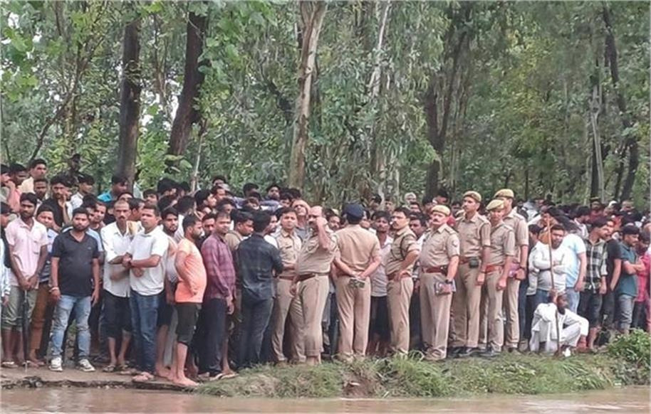 सहारनपुर में बड़ा हादसा: श्रद्धालुओं से भरी ट्रॉली नदी में पलटी, आठ की मौत, सीएम जताया दुख