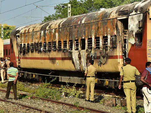 तमिलनाडु: मदुरै रेलवे स्टेशन पर ट्रेन के प्राइवेट कोच में लगी आग से 10 की मौत, 20 से ज्यादा झुलसे