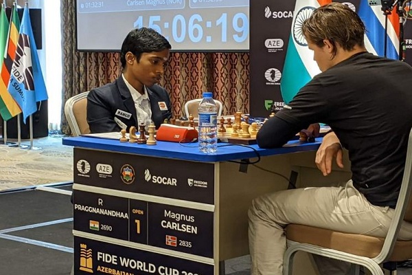 फिडे विश्व कप शतरंज फाइनल : प्रज्ञानानंद व कार्लसन के बीच दूसरा गेम भी ड्रॉ, अब टाईब्रेकर से होगा चैंपियन का फैसला