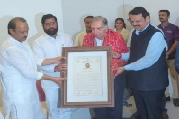 महाराष्ट्र : दिग्गज उद्योगपति रतन टाटा प्रथम ‘उद्योग रत्न’ पुरस्कार से सम्मानित