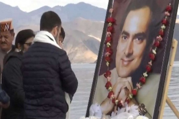 पूर्व पीएम राजीव गांधी की 79वीं जयंती आज, राहुल गांधी ने पिता को दी श्रद्धांजलि