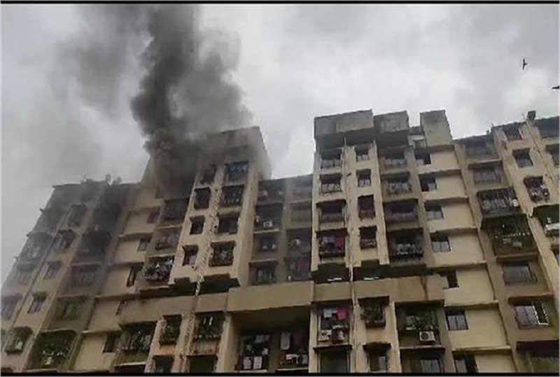 मुंबई के कुर्ला में 12 मंजिला इमारत में लगी आग, 60 लोगों को किया गया रेस्क्यू, 39 अस्पताल में भर्ती