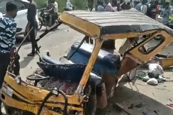 राजस्थान : दौसा में बस ने पदयात्रियों को कुचला और टेम्पो को मारी टक्कर, 5 लोगों की मौत, 6 घायल