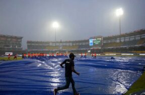 भारत-पाक मैच मे बारिश