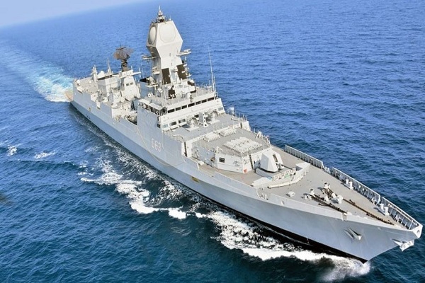 भारतीय नौसेना की ताकत बढ़ी : अत्याधुनिक हथियारों और मिसाइलों से लैस युद्धपोत ‘महेंद्रगिरी’ समंदर में उतारा गया