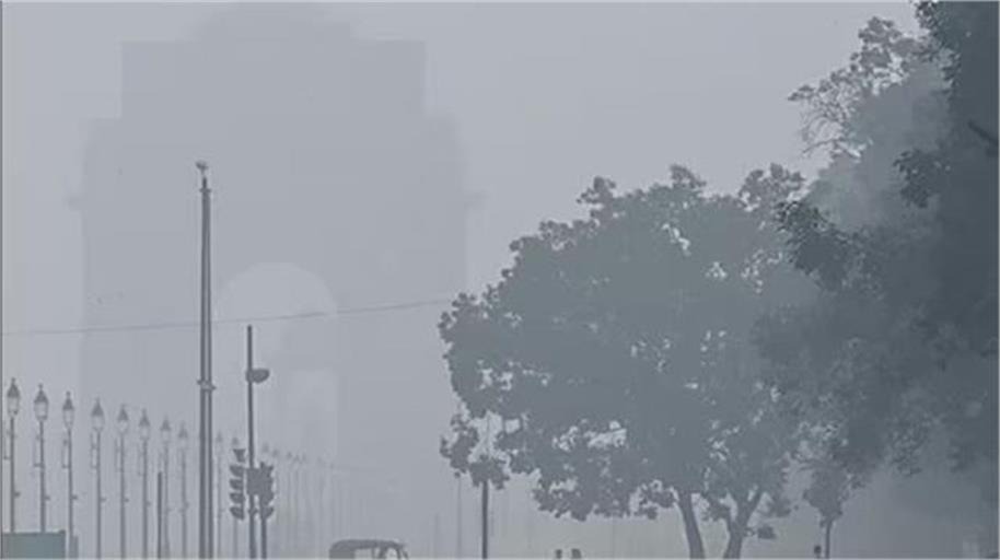 Delhi Weather: सांस लेने लायक नहीं दिल्ली की हवा, आज मौसम रहेगा मेहरबान