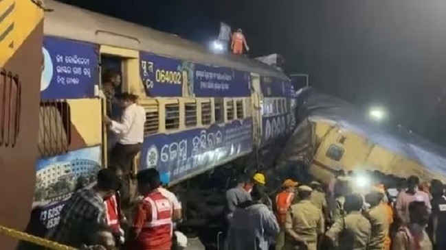 आंध्र प्रदेश रेल हादसे में अब तक 13 लोगों की मौत, 50 लोग घायल, बचाव अभियान जारी