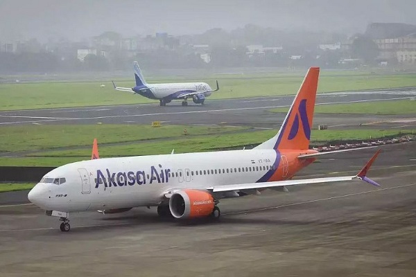 Akasa Air के विमान में बम की अफवाह से दहशत, पुणे से दिल्ली जा रही फ्लाइट की मुंबई में इमरजेंसी लैंडिंग