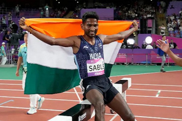 एशियाड एथलेटिक्स : अविनाश साबले ने 3000 मीटर स्टीपलचेज में एशियाई खेलों का नया रिकॉर्ड बनाया