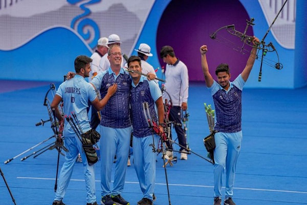 हांगझू एशियाई खेल : भारतीय तीरंदाजों ने कंपाउंड टीम स्पर्धा में जीते दो स्वर्ण पदक