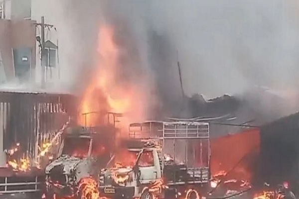 कर्नाटक : अट्टीबेल में पटाखे की दुकान में भीषण विस्फोट, 12 लोगों की मौत, कई घायल
