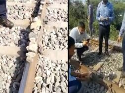 राजस्थान में पटरी पर पत्थर