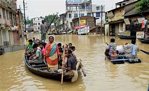 पश्चिम बंगाल में बाढ़ : 10,000 लोगों को सुरक्षित निकाला गया, राज्यपाल प्रभावित इलाकों का दौरा करेंगे