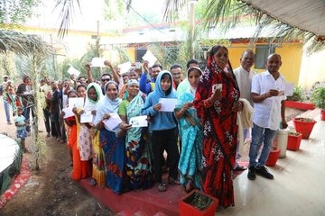 Chhattisgarh Election 2023: छत्तीसगढ़ की 20 सीटों पर कड़े सुरक्षा प्रबन्धों के बीच मतदान शुरू, मतदान केंद्र पर लंबी कतार