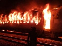 इटावा के पास ट्रेन में आग