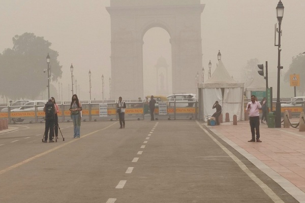 गैस चेंबर बनी दिल्ली, वायु गुणवत्ता एक बार फिर ‘अति गंभीर’ श्रेणी में पहुंची
