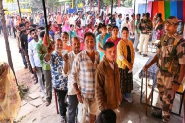 विधानसभा चुनाव : मध्य प्रदेश में शाम 5 बजे तक 70 फीसदी से अधिक मतदान, छत्तीसगढ़ में भी 67.34 फीसदी वोटिंग
