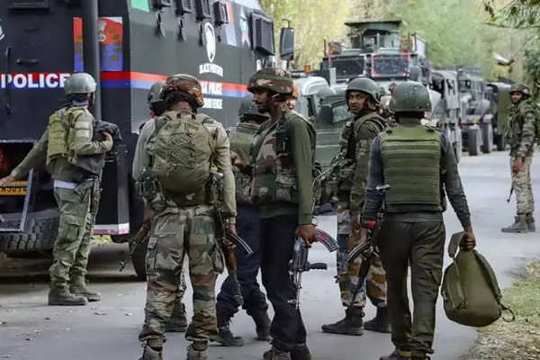 जम्मू-कश्मीर : राजौरी में आतंकवादियों के साथ सुरक्षा बलों की मुठभेड़, 2 अधिकारियों समेत 4 जवान शहीद