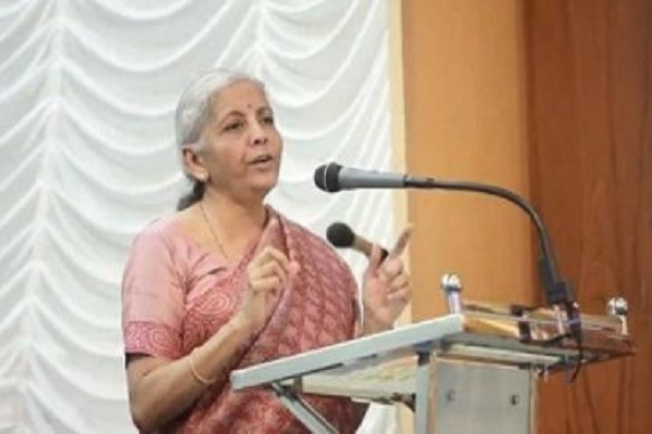 वित्त मंत्री निर्मला सीतारमण ने कहा – महिला आरक्षण कानून 2024 की जनगणना के बाद लागू किया जाएगा
