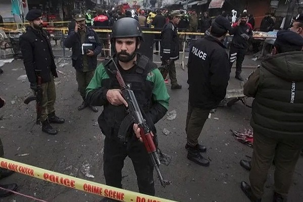 पाकिस्तान में फिर आतंकी हमला, चार पुलिसकर्मियों की मौत, 16 घायल