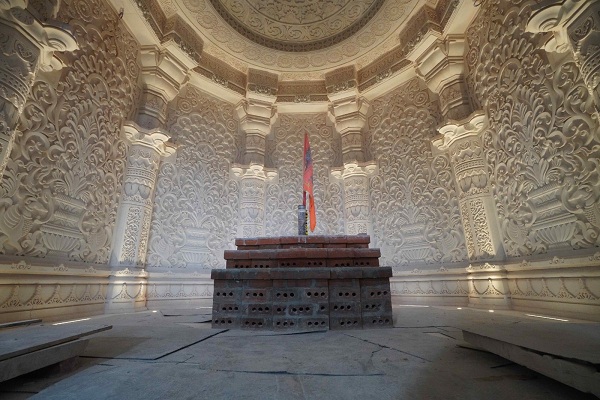 अयोध्या में राम मंदिर का गर्भगृह बनकर तैयार, काशी के विद्वान करेंगे मूर्ति का चयन