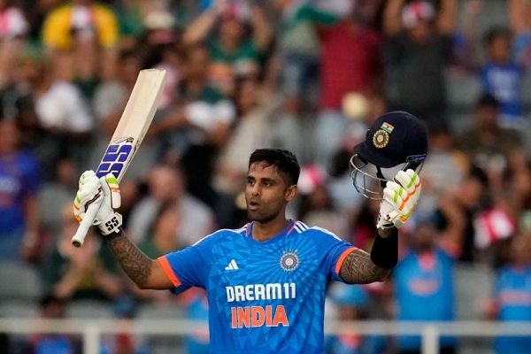 सूर्यकुमार की सेंचुरी के बाद कुलदीप की करिअर बेस्ट गेंदबाजी, टीम इंडिया ने दक्षिण अफ्रीका से टी20 सीरीज बराबरी पर छुड़ाई