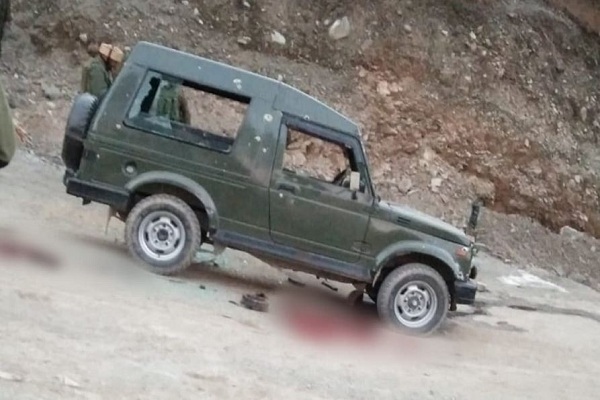 जम्मू-कश्मीर : पुंछ में भारतीय सेना के वाहनों पर आतंकवादियों का हमला, 3 जवान शहीद, 3 अन्य घायल