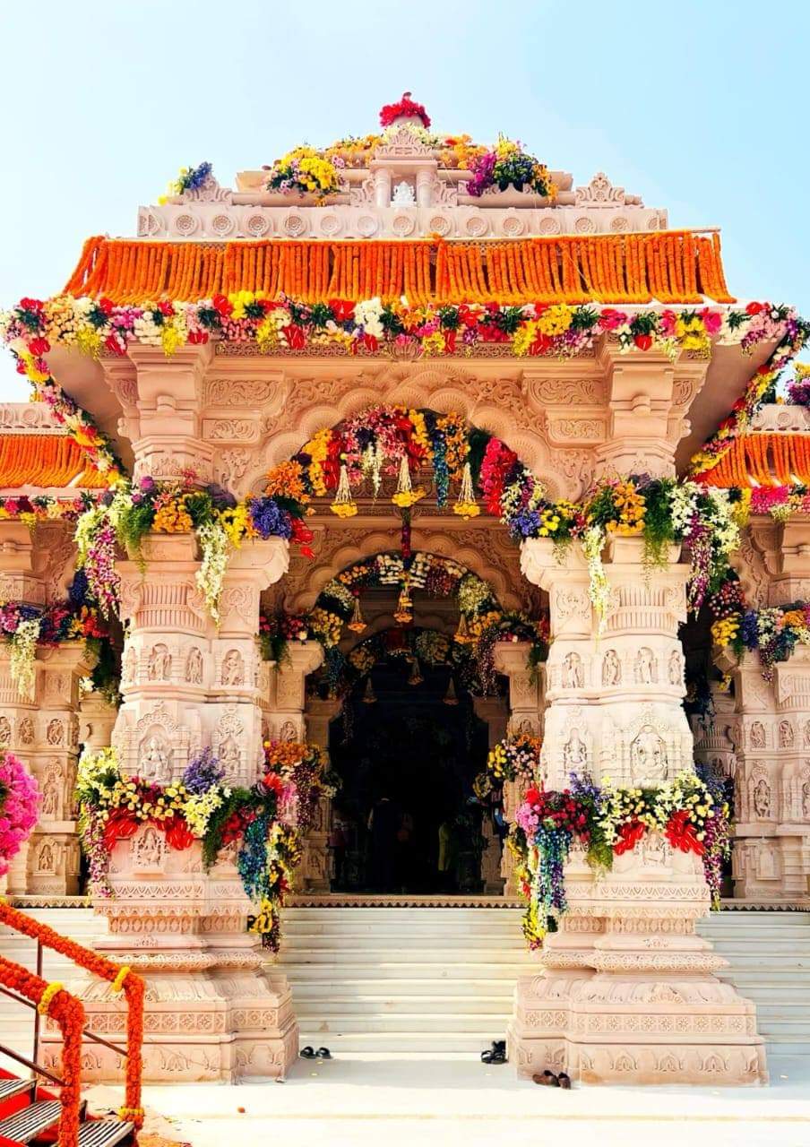 अयोध्या राम मन्दिर: आरती के समय हेलिकॉप्टर से पुष्प वर्षा… अतिथियों के हाथ में होंगी घंटियां