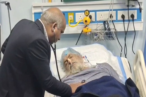 चमत्कार : हरियाणा में गड्ढे से टकराई एम्बुलेंस, मृत घोषित 80 वर्षीय वृद्ध जिंदा हो उठा