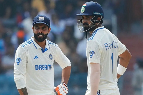 हैदराबाद टेस्ट : राहुल और जडेजा के प्रहारों से इंग्लैंड बैकफुट पर, टीम इंडिया को 175 रनों की मजबूत बढ़त
