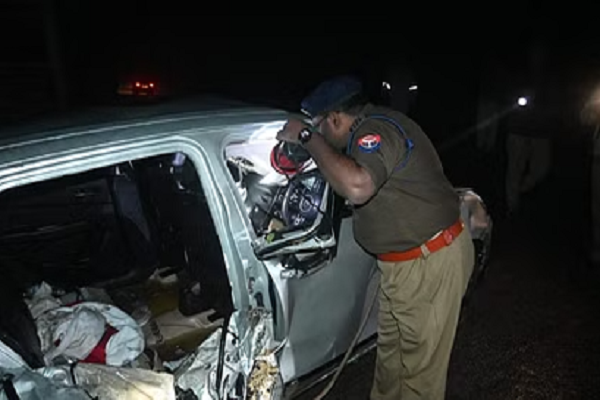 यूपी के कानपुर देहात में भीषण सड़क हादसा: नाले में गिरी कार, छह की दर्दनाक मौत, दो घायल