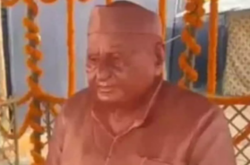 MULAYAM YADAV