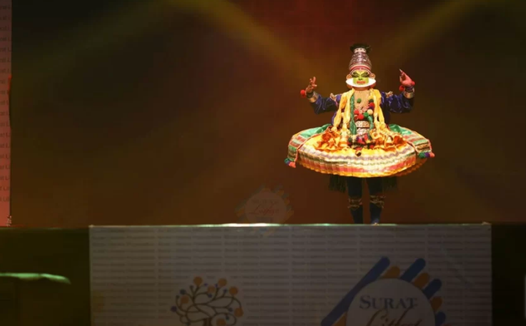 सूरत लिटरेरी फाउंडेशन द्वारा शहर में ‘सूरत लिट्फेस्ट 2025’ के तीसरे संस्कारण के साथ भारतीय सांस्कृतिक कार्यक्रम का तीन दिवसीय भव्य आयोजन