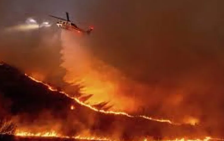 अमेरिका के लॉस एंजिलिस में 7 दिन से तबाही मचा रहीआग! सब कुछ राख, अब तक 26 लोगों की मौत