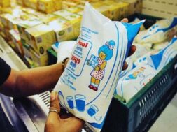 अमूल दूध का दाम घटा