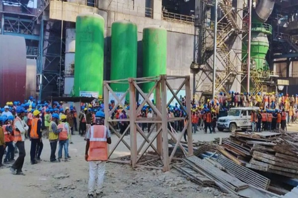 मध्य प्रदेश : पन्ना सीमेंट फैक्ट्री में स्लैब गिरने से 3 मजदूरों की मौत, 50 घायल