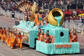 परेड में यूपी की झांकी